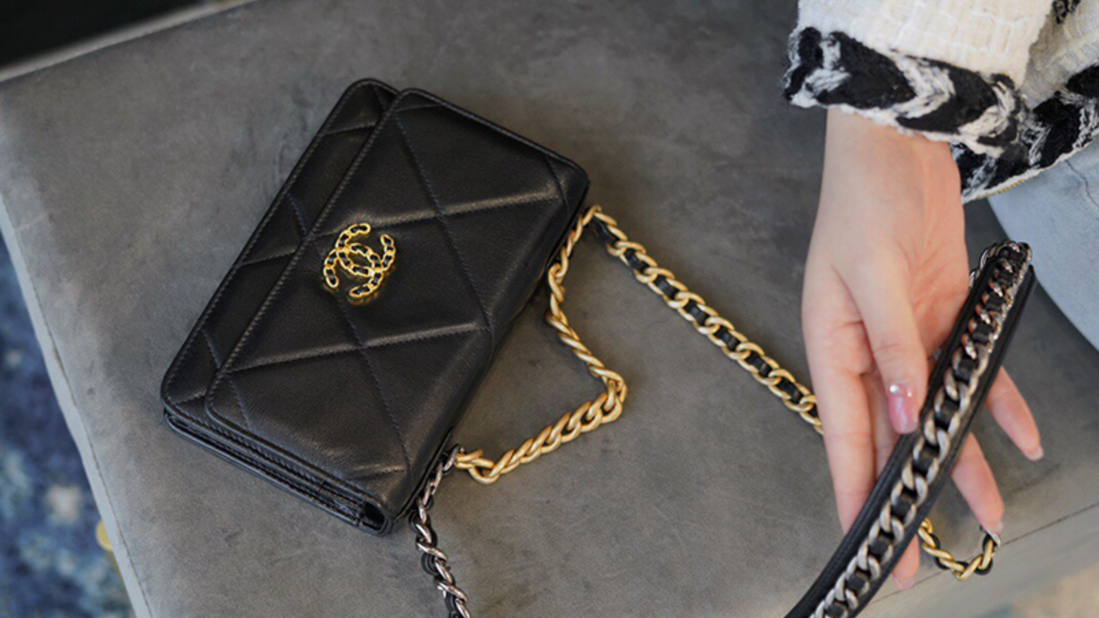Chanel Wallet on Chain: Gợi ý màu sắc phù hợp cho từng mùa Hinh anh 1: Chanel Wallet on Chain: Goi y mau sac phu hop cho tung mua