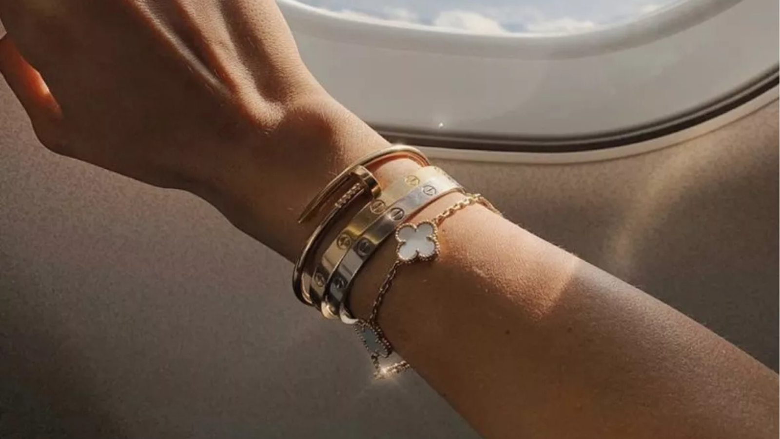 Van Cleef & Arpels Alhambra: Biểu tượng trong thế giới trang sức Hinh anh 11: Trang suc Van Cleef & Arpels Alhambra voi hoa tiet co bon la bieu tuong