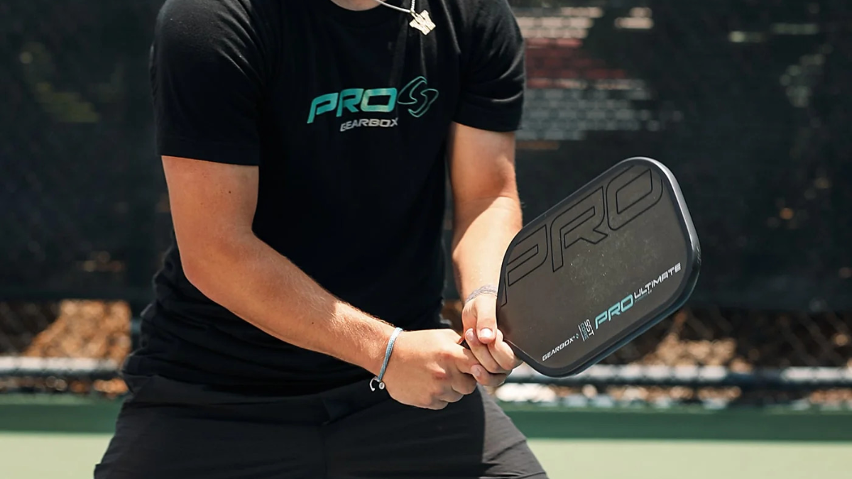 Vot pickleball Gearbox Pro Ultimate Elongated voi thiet ke carbon va cong nghe SSTCore