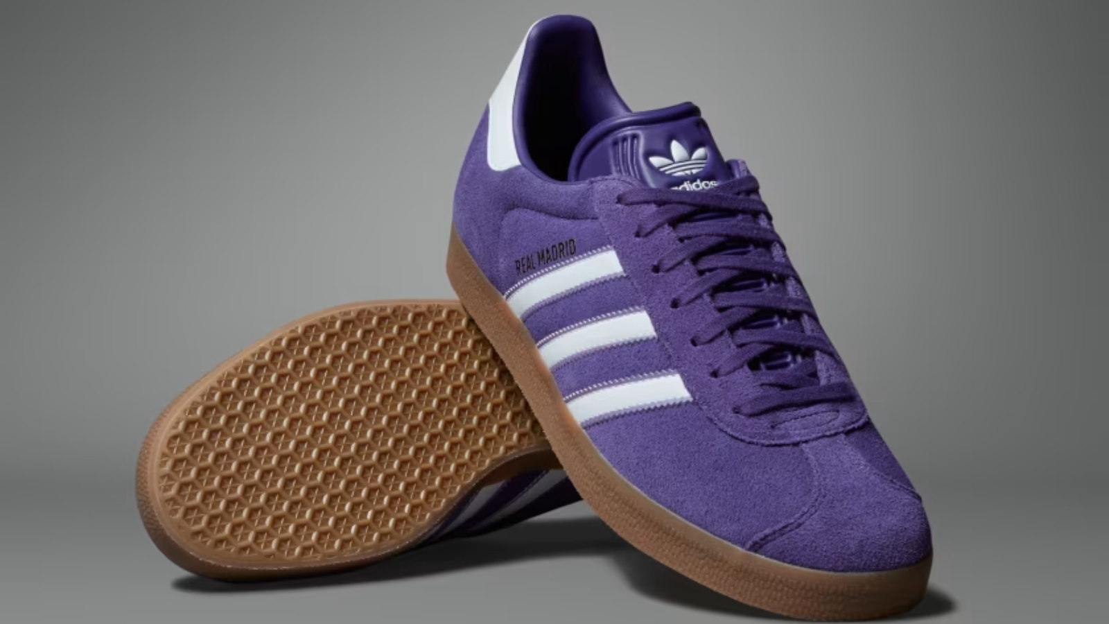 Hinh anh 6: Doi giay Liverpool x LeBron James x Nike Air Max 1 voi phoi mau trang-den-do.