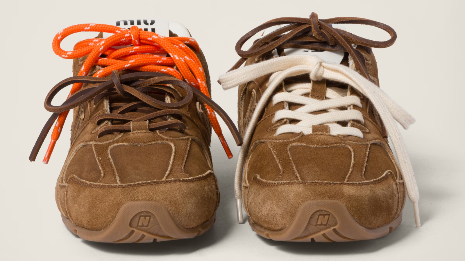 Miu Miu x New Balance 530 SL "khuấy đảo" với bộ sưu tập mới Hinh anh 5: Hinh anh doi giay Miu Miu x New Balance 530 SL moi nhat, the hien su ket hop giua phong cach thoi trang cao cap va cong nghe the thao tien tien.