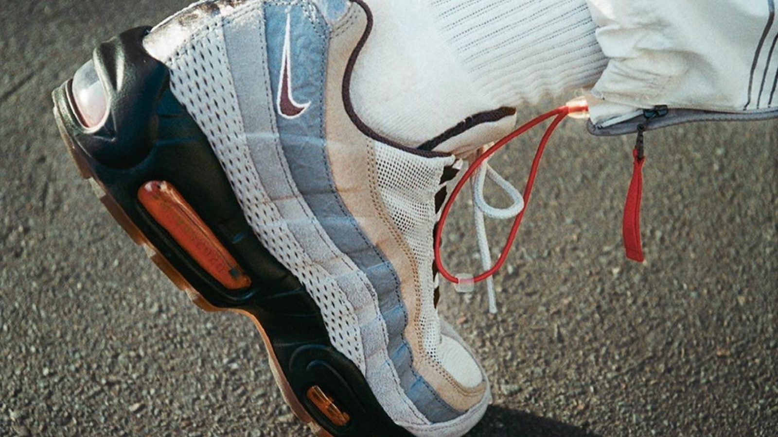 Nike Air Max 95 “110s”: Huyền thoại đường phố Vương quốc Anh Hinh anh 1: Nike Air Max 95 “110s”: Huyen thoai duong pho Vuong quoc Anh