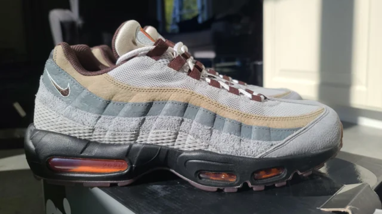 Nike Air Max 95 “110s”: Huyền thoại đường phố Vương quốc Anh Hinh anh 3: Nike Air Max 95 “110s”: Huyen thoai duong pho Vuong quoc Anh