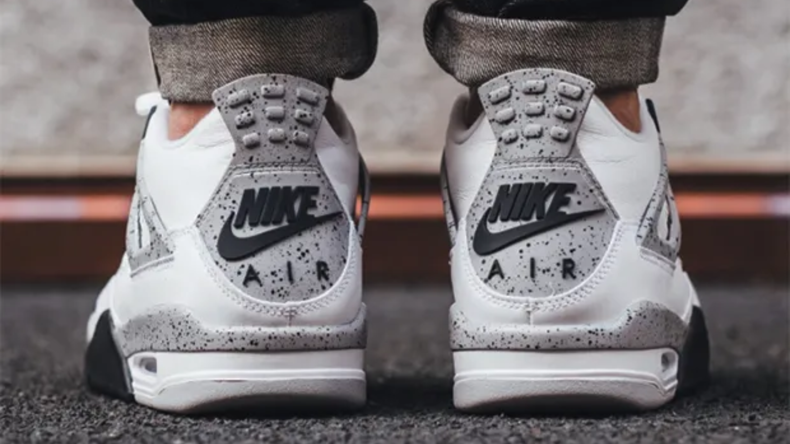 Phân Tích Sự Khác Biệt: Air Jordan 4 ‘White Cement’ 2025 vs 2016 Hinh anh 9: Phan Tich Su Khac Biet: Air Jordan 4 ‘White Cement’ 2025 vs 2016