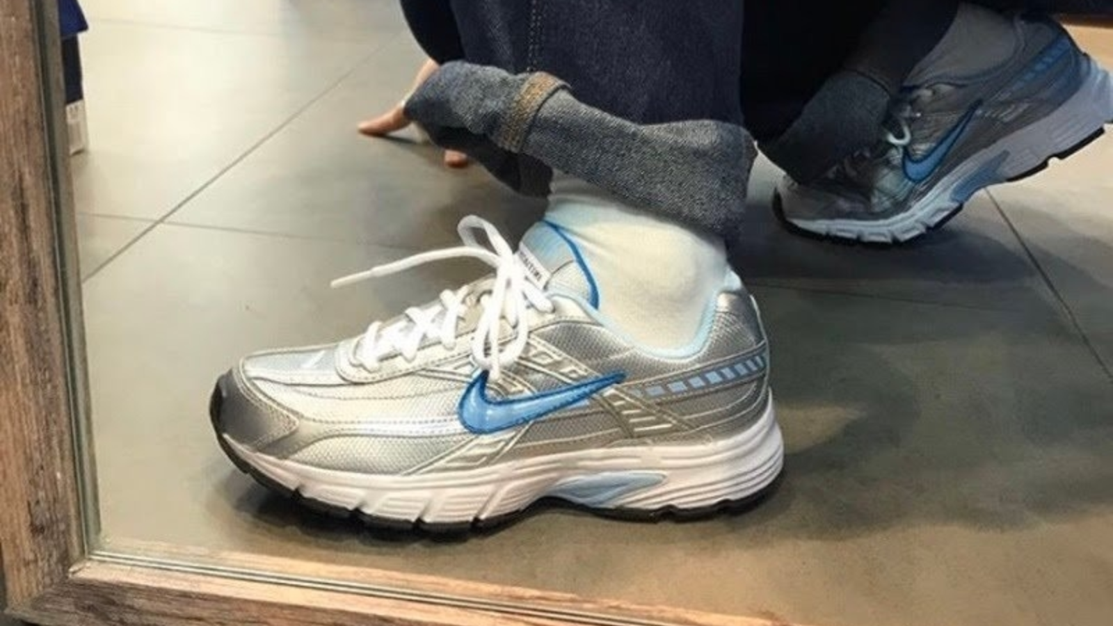 Hinh anh 8: Nike Initiator - doi giay 'dad shoe' phong cach Y2K dang gay chu y