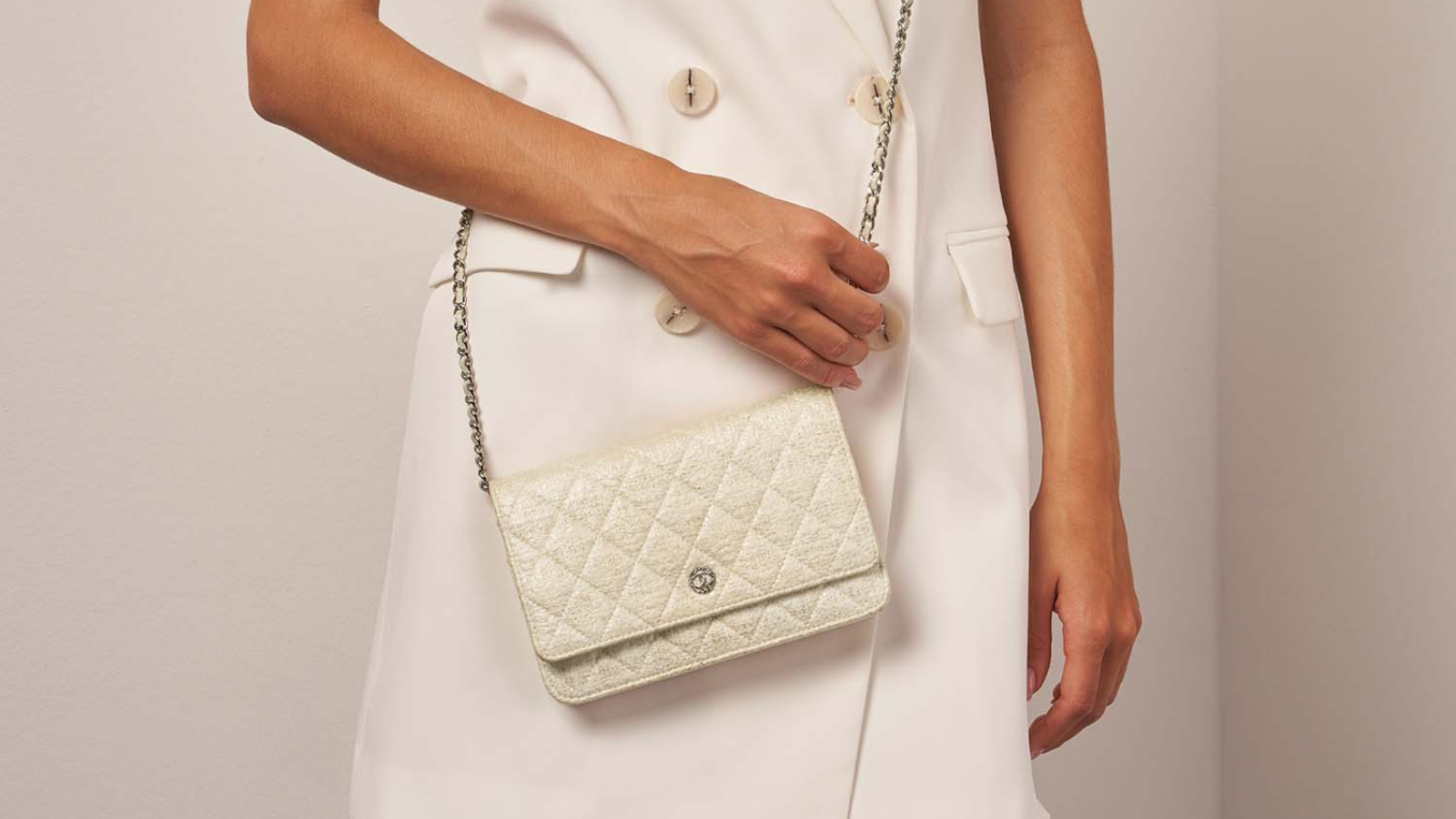 Chanel Wallet on Chain: Gợi ý màu sắc phù hợp cho từng mùa Hinh anh 7: Chanel Wallet on Chain: Goi y mau sac phu hop cho tung mua