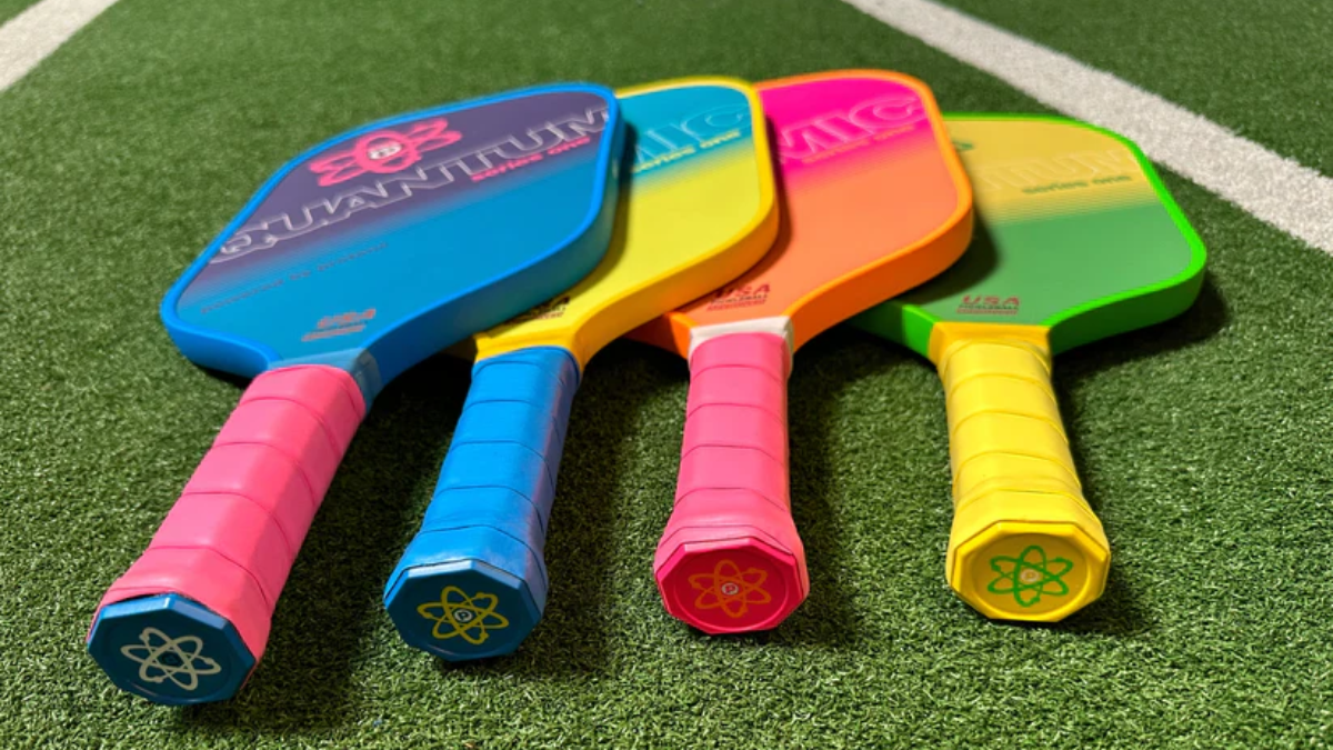 Vot pickleball Proton su dung cong nghe hang khong