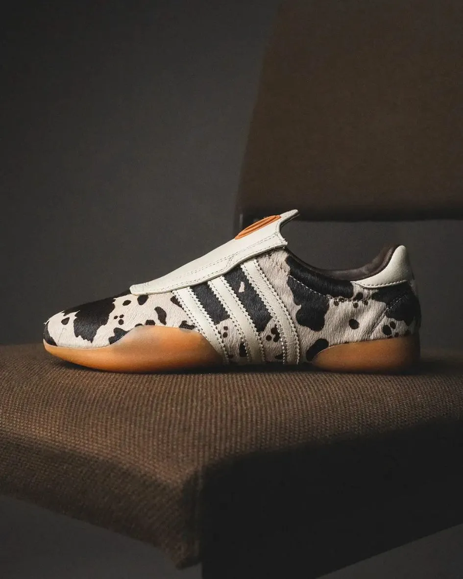 Top những mẫu sneaker có họa tiết da động vật nổi bật nhất Hinh anh 2: Top nhung mau sneaker co hoa tiet da dong vat noi bat nhat