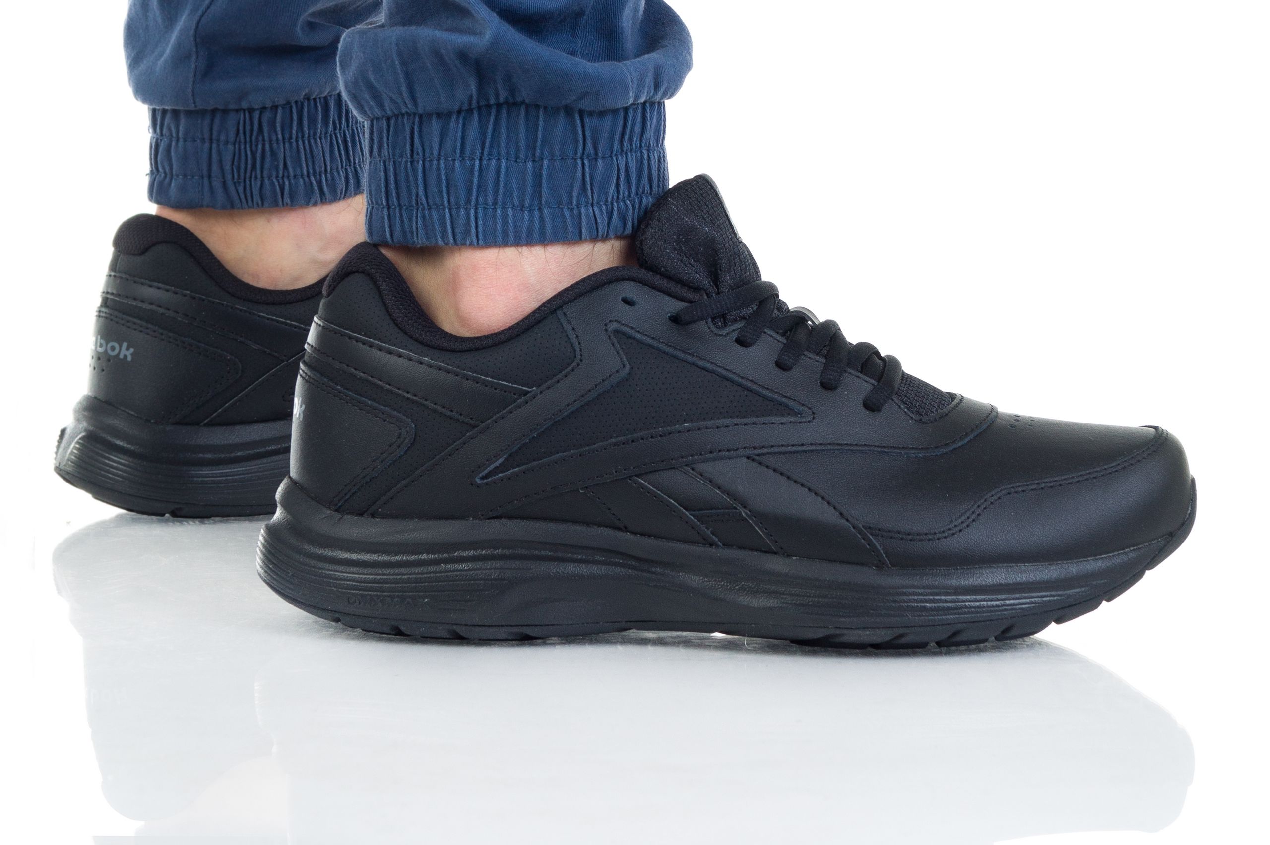 Hinh anh 1: Trai nghiem su em ai voi Reebok Walk Ultra 7 DMX MAX