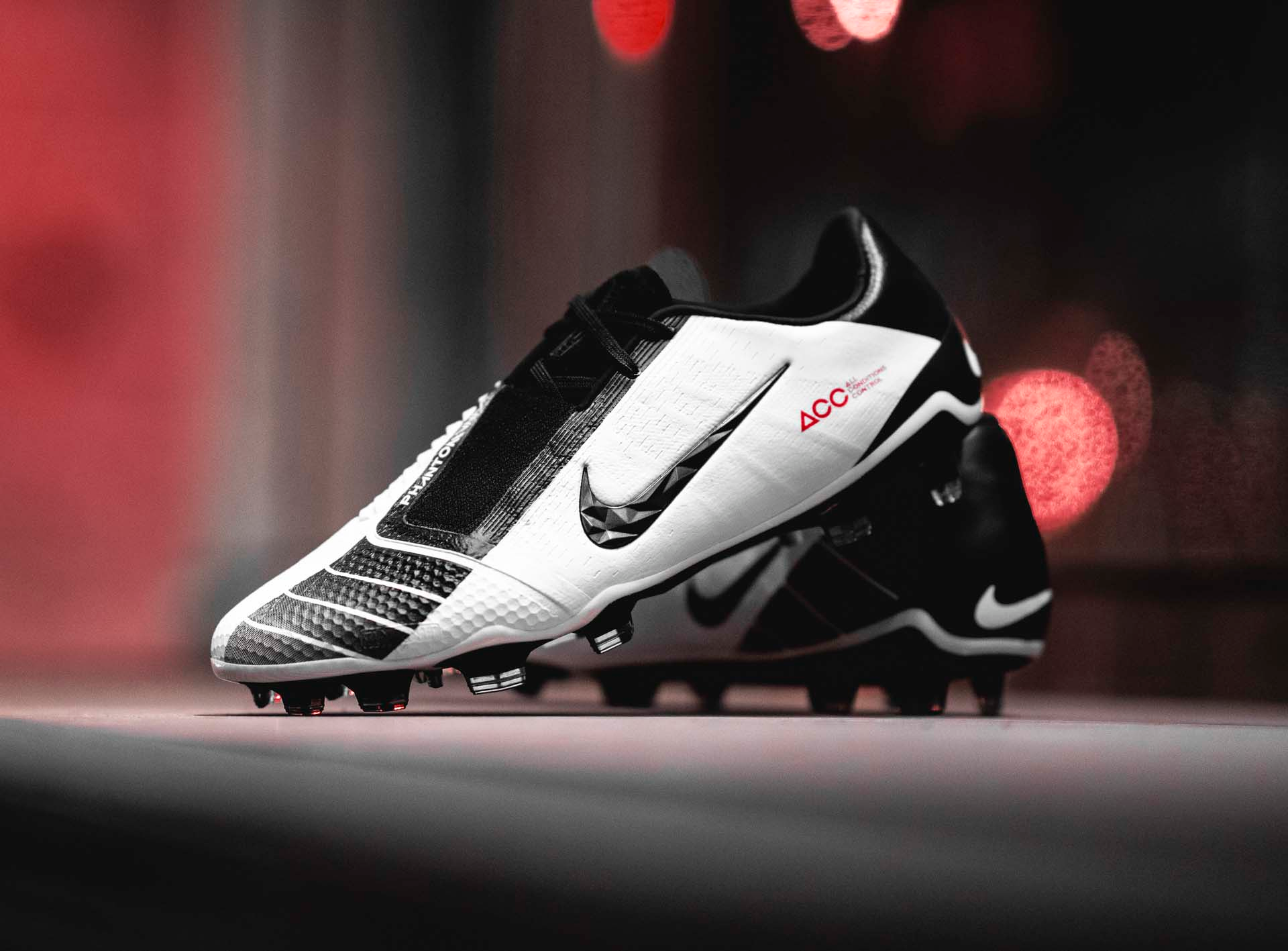 Nike Phantom – Dong giay dinh hinh nghe thuat kiem soat bong hien dai