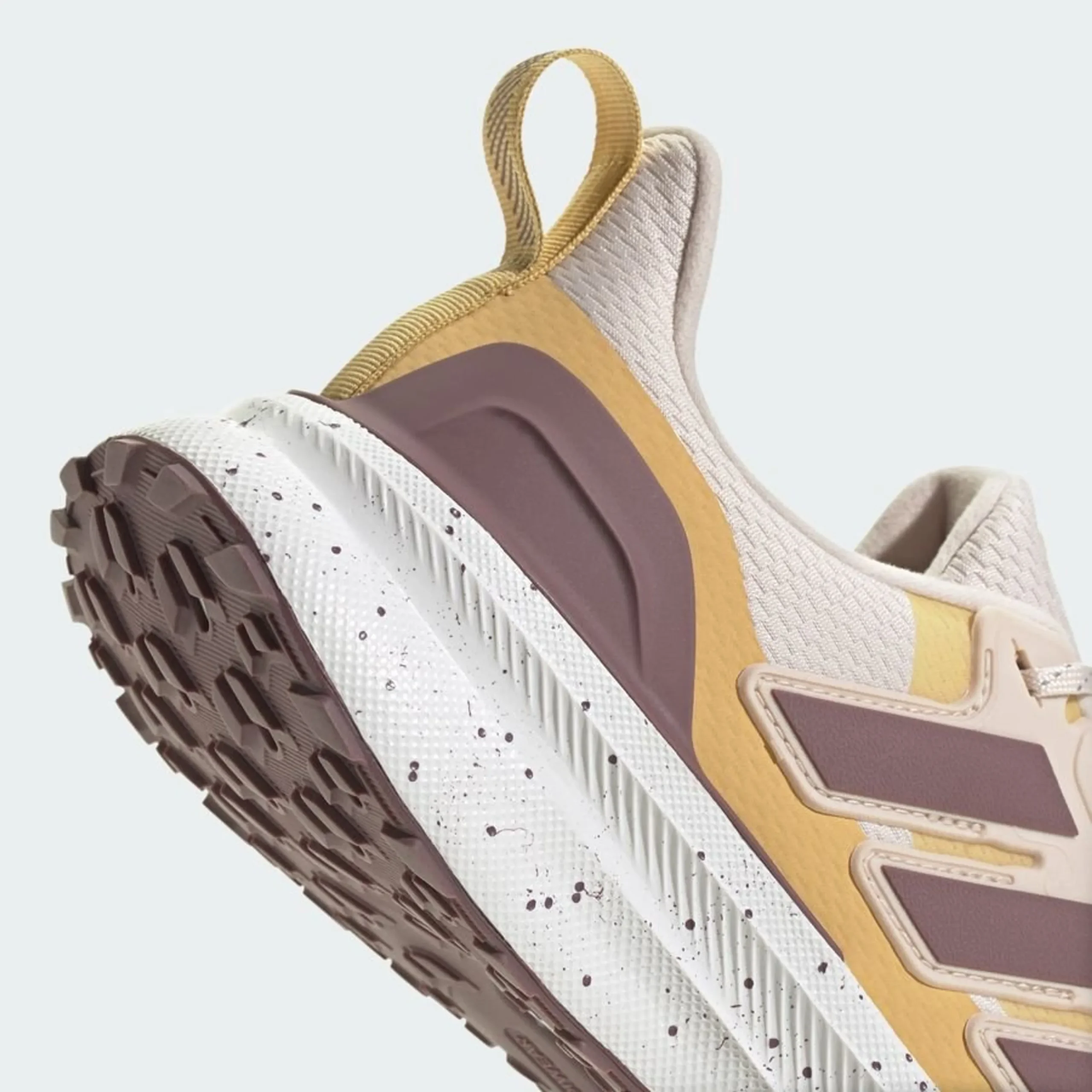 Hinh anh 4: Adidas Ultrarun 5 – Doi giay toi uu hieu suat, bung no toc do