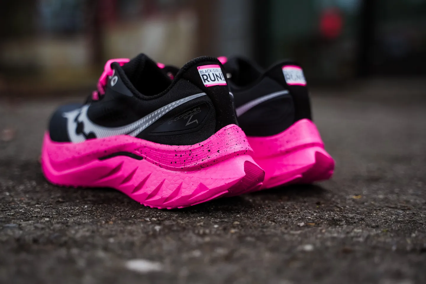 Hinh anh 8: Hinh anh cac doi giay chay bo hang dau nam 2025 cua Asics, Hoka, Saucony, Adidas va Nike.