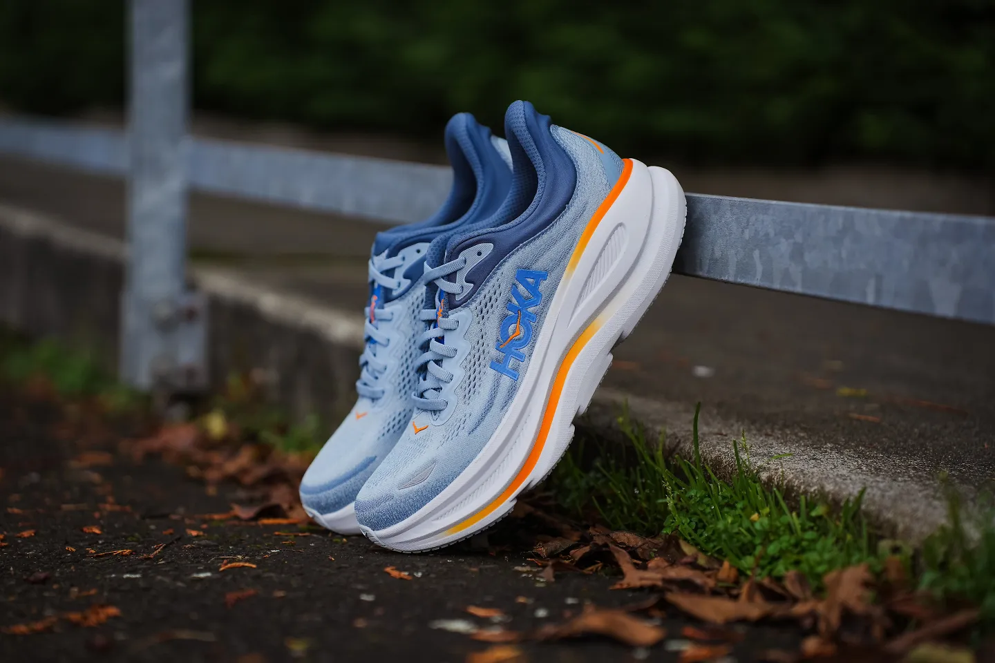 Hinh anh 9: Hinh anh cac doi giay chay bo hang dau nam 2025 cua Asics, Hoka, Saucony, Adidas va Nike.