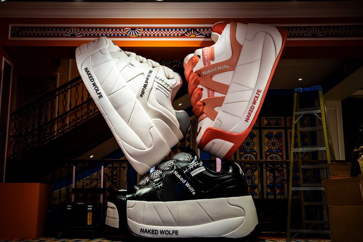 Hinh anh 1: Giay Blizzard 2025 cua Naked Wolfe voi thiet ke backless va shearling sang trong