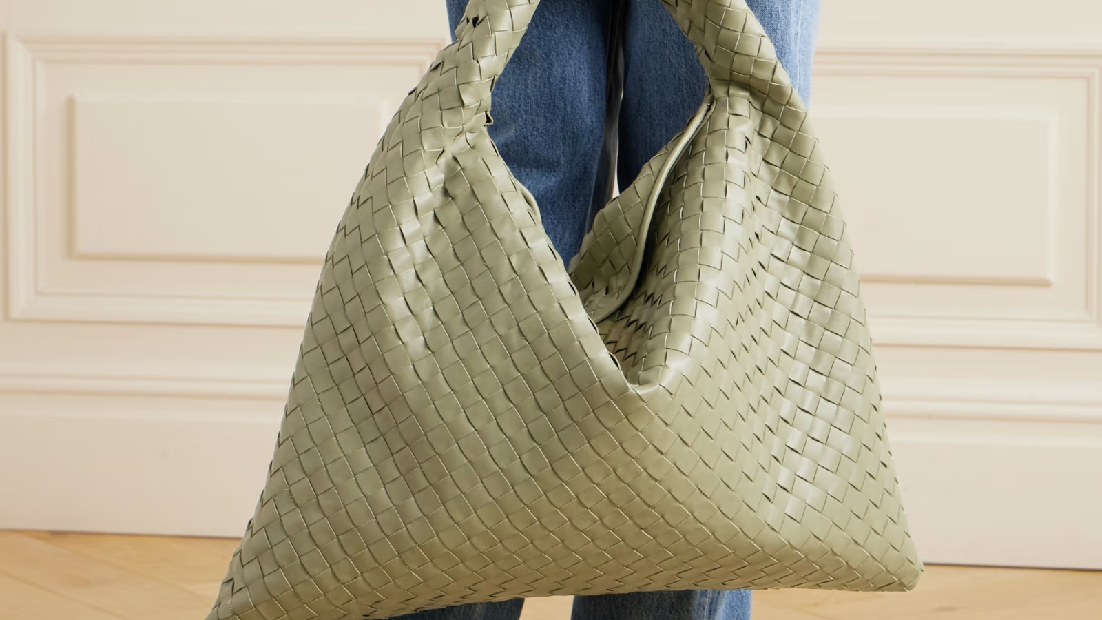 Hinh anh 9: Bo suu tap tui xach xuan he 2025 voi da dang kieu dang va mau sac