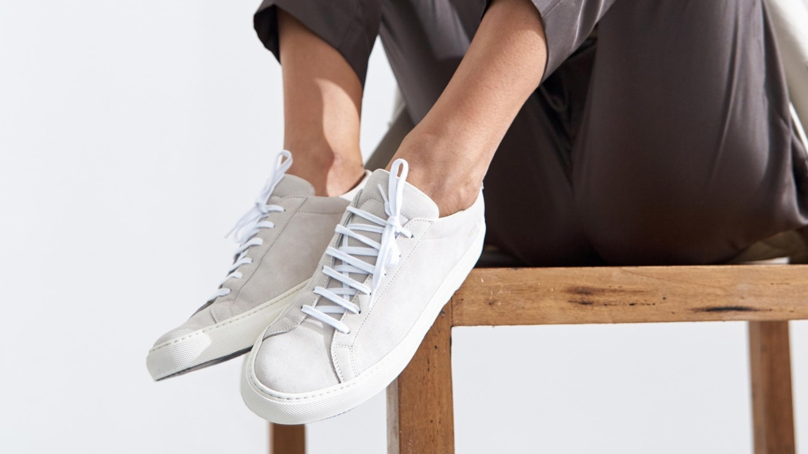 Hinh anh 12: Top 13 doi giay sneaker mua he 2025 dang so huu nhat: tu co dien den hien dai