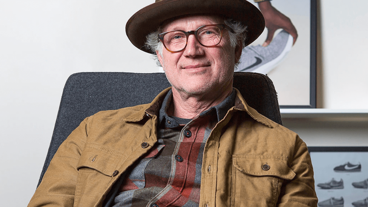 Tinker Hatfield cung cac mau giay Nike noi tieng