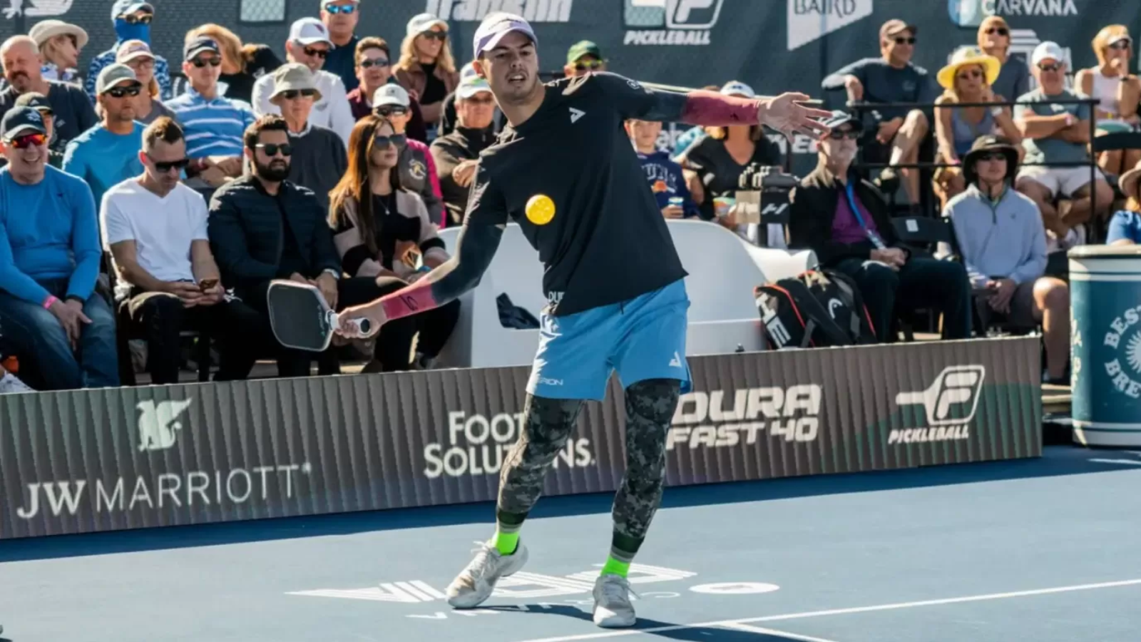 Ben Johns – Huyền thoại Pickleball cùng vợt JOOLA và giày Babolat Hinh anh 1: Ben Johns – Huyen thoai Pickleball cung vot JOOLA va giay Babolat