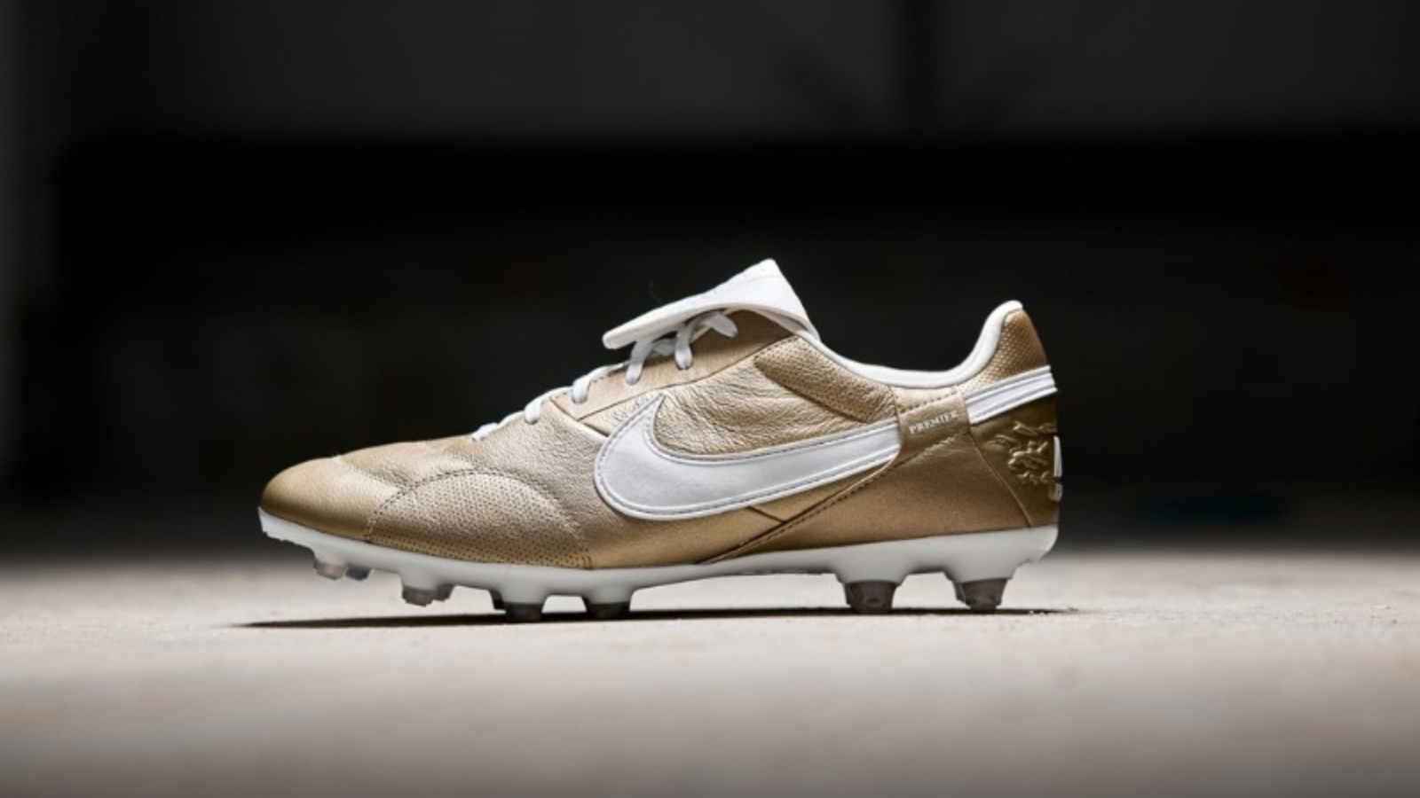 Hinh anh 14: Cac mau giay da bong Nike noi bat nam 2025 nhu Mercurial va Tiempo