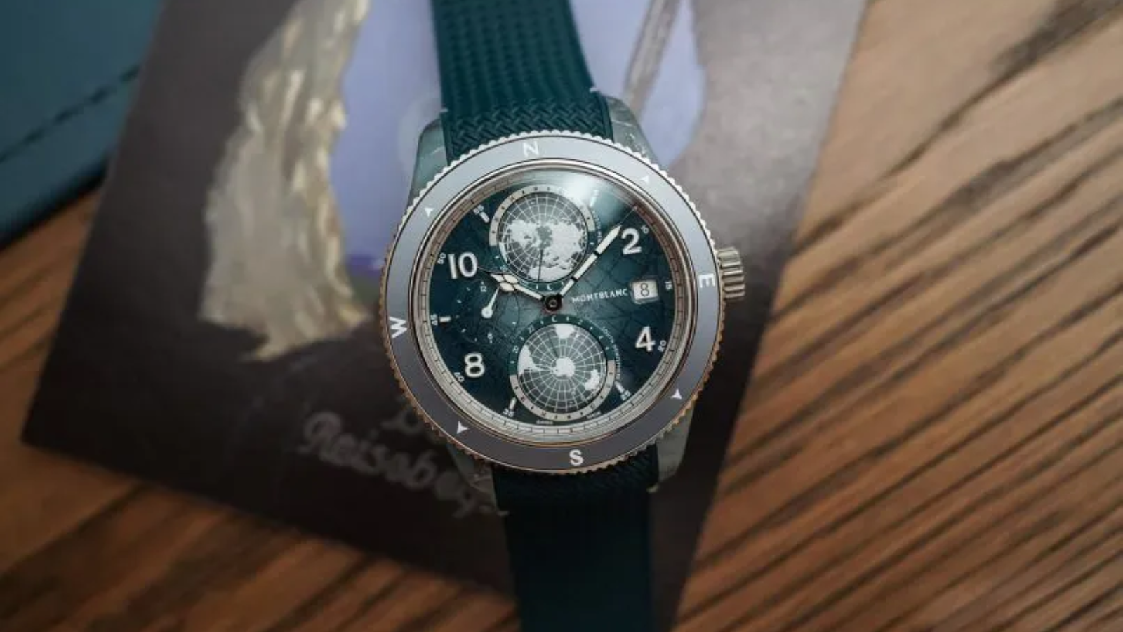 Hinh anh 3: Mau dong ho an tuong nam 2025 voi thiet ke dot pha