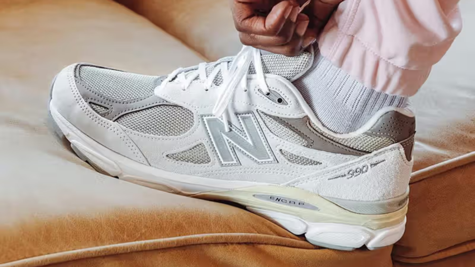 Top 4 lựa chọn êm ái cho mọi tín đồ giày thể thao 2025 Hinh anh 3: Top 4 lua chon em ai cho moi tin do giay the thao 2025