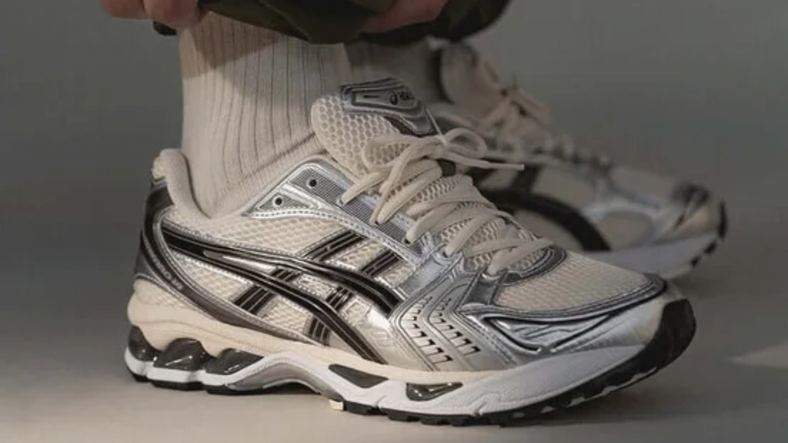 Top 4 lựa chọn êm ái cho mọi tín đồ giày thể thao 2025 Hinh anh 1: Top 4 lua chon em ai cho moi tin do giay the thao 2025