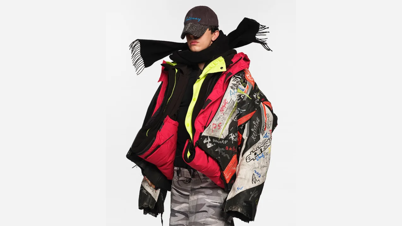 Balenciaga ra mắt BST Xuân 2026 và hợp tác âm nhạc cùng Britney Spears: Di sản 10 năm của Demna Hinh anh 7: Balenciaga ra mat BST Xuan 2026 va hop tac am nhac cung Britney Spears: Di san 10 nam cua Demna