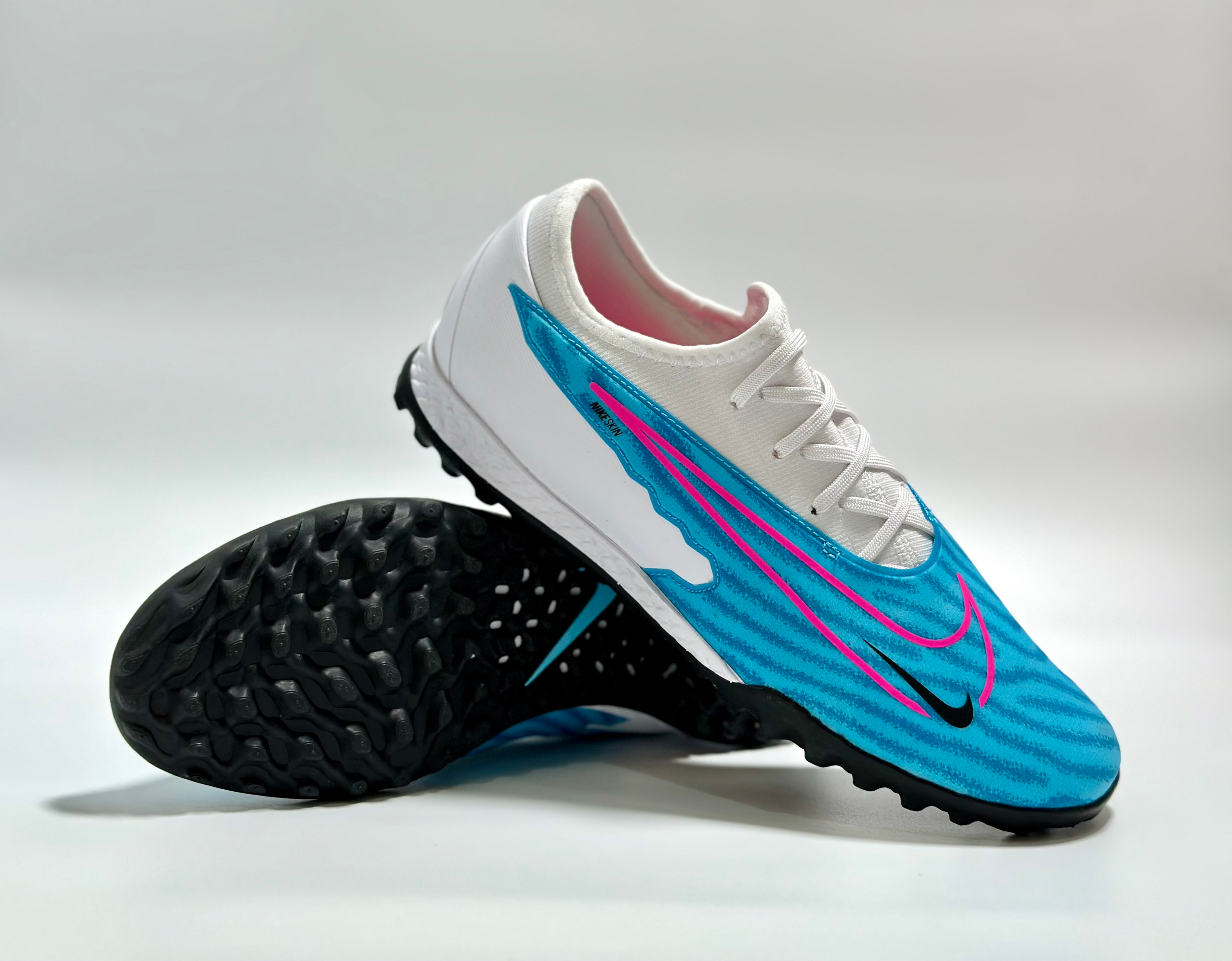 Nike Phantom – Dòng giày định hình nghệ thuật kiểm soát bóng hiện đại Hinh anh 6: Nike Phantom – Dong giay dinh hinh nghe thuat kiem soat bong hien dai