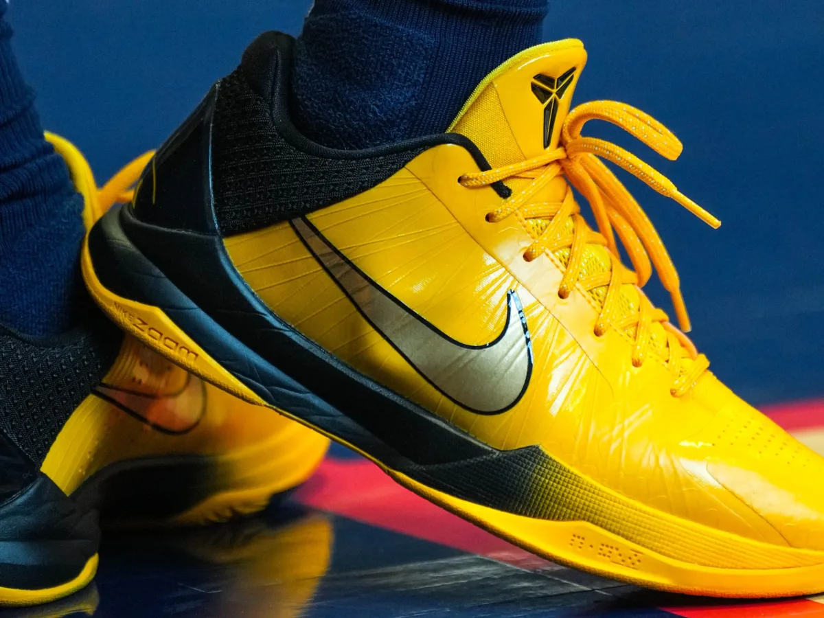 Nike Kobe 5 Protro PE cua Caitlin Clark, phoi mau Indiana Fever