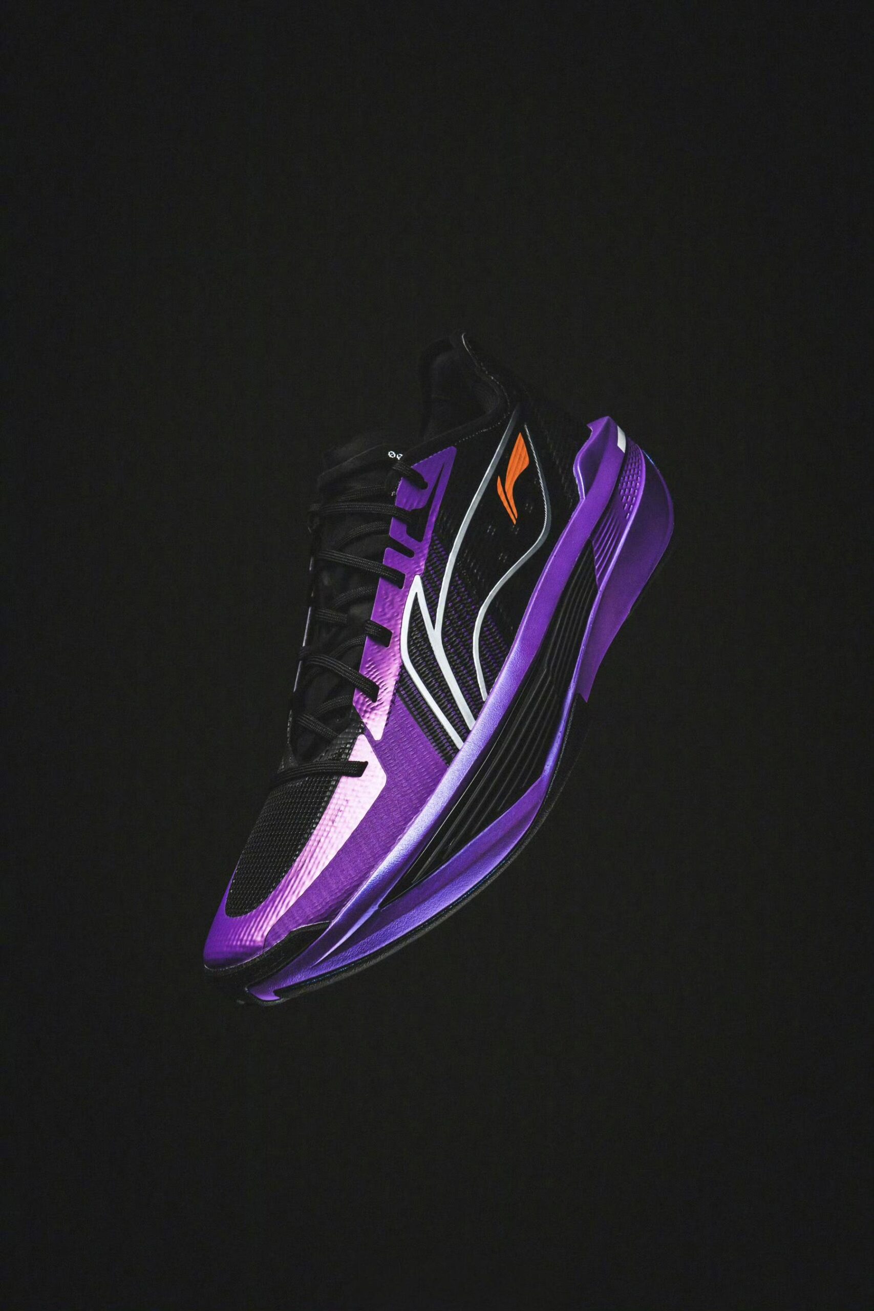 Review Li-Ning Ultra Light 2025: Siêu nhẹ, siêu linh hoạt