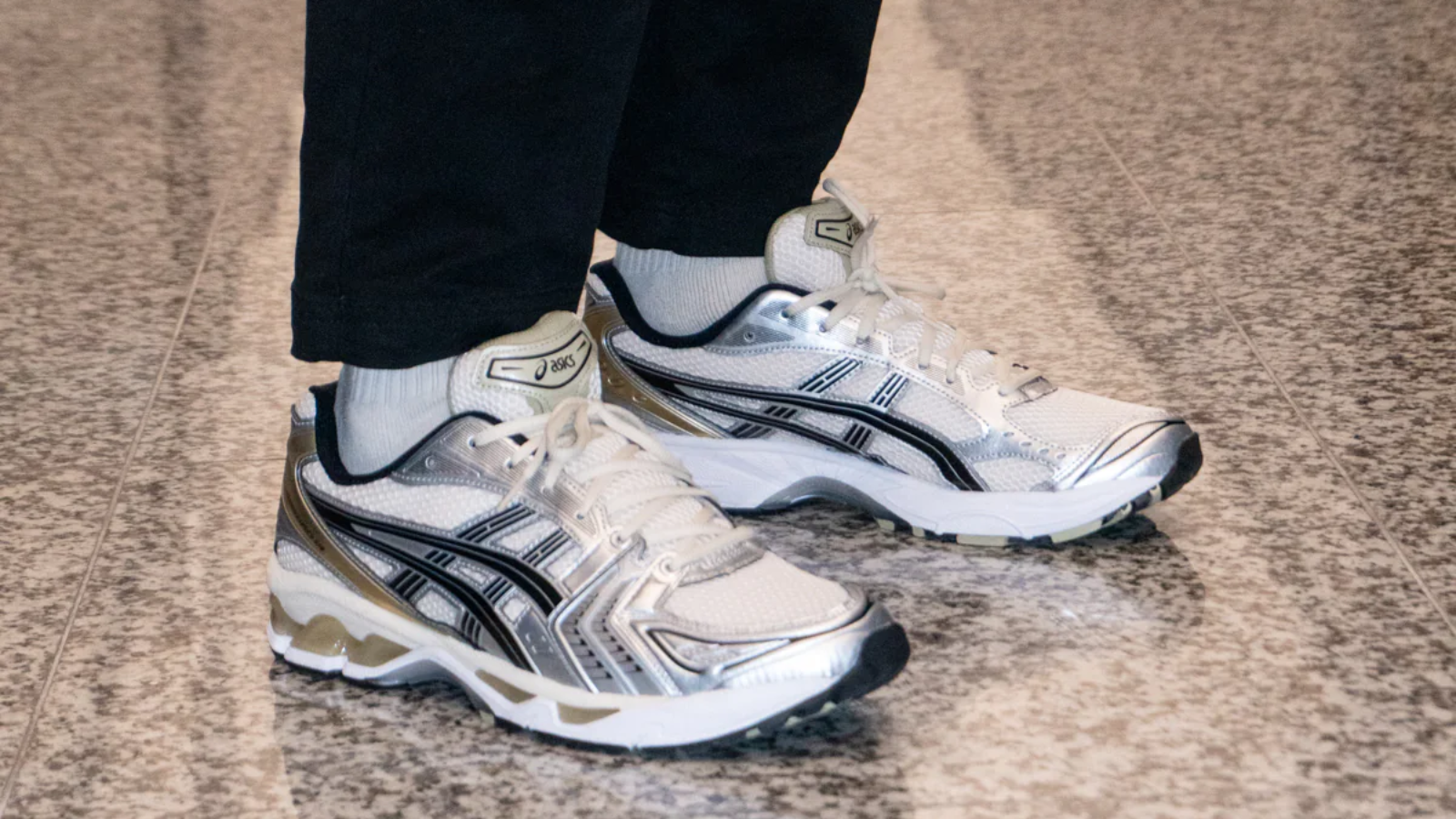 Bỏ lỡ JJJJound x ASICS? Dưới đây là 3 lựa chọn thay thế tuyệt vời Hinh anh 5: Bo lo JJJJound x ASICS? Duoi day la 3 lua chon thay the tuyet voi