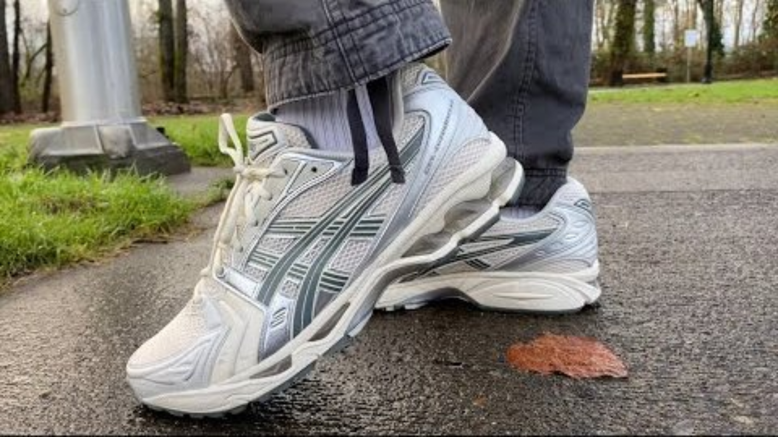 Bỏ lỡ JJJJound x ASICS? Dưới đây là 3 lựa chọn thay thế tuyệt vời Hinh anh 3: Bo lo JJJJound x ASICS? Duoi day la 3 lua chon thay the tuyet voi