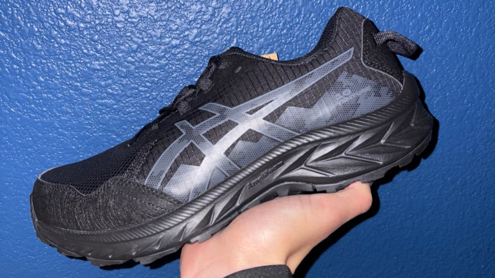 Top 5 đôi giày thể thao "sống sót ngày tận thế" Hinh anh 3: Top 5 doi giay the thao "song sot ngay tan the"