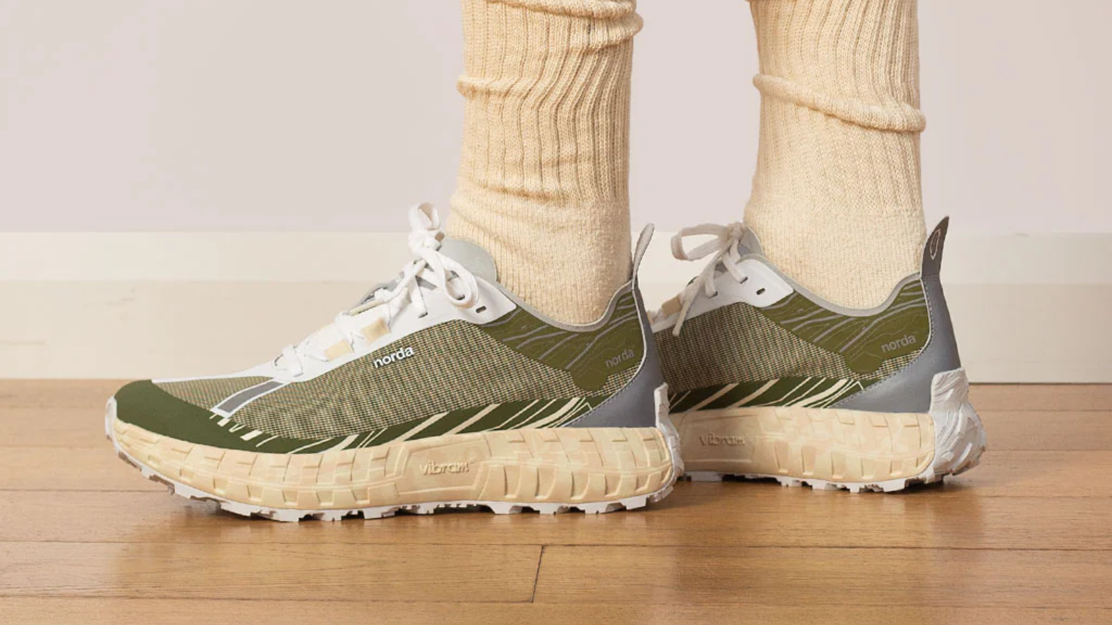 Top 5 đôi giày thể thao "sống sót ngày tận thế" Hinh anh 4: Top 5 doi giay the thao "song sot ngay tan the"