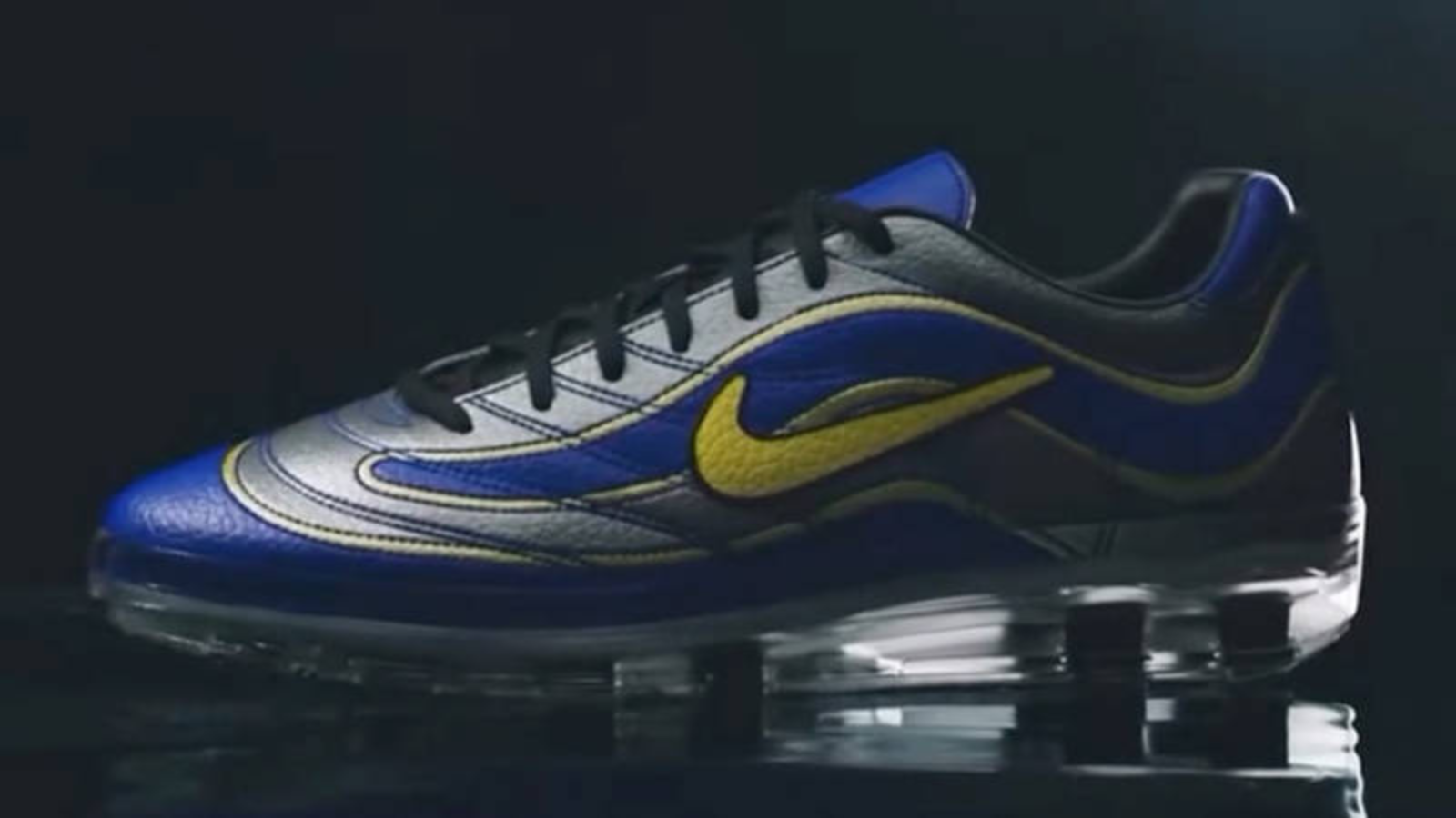 Nike hé lộ mẫu giày Cryoshot mới lấy cảm hứng từ huyền thoại R9 Hinh anh 1: Nike he lo mau giay Cryoshot moi lay cam hung tu huyen thoai R9