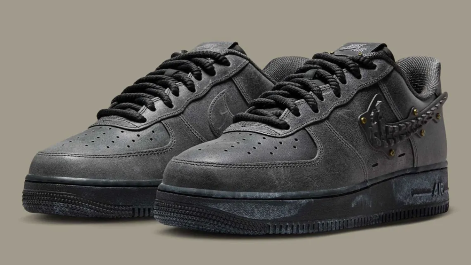 Hinh anh 1: Chiem nguong can canh Nike Air Force 1 “Metalwork”
