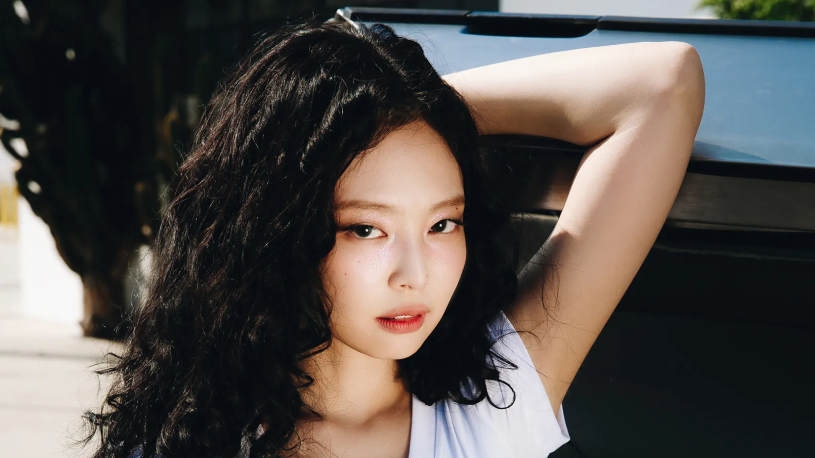 Hinh anh 1: Jennie BLACKPINK trong trang phuc Chanel, bieu tuong thoi trang K-pop