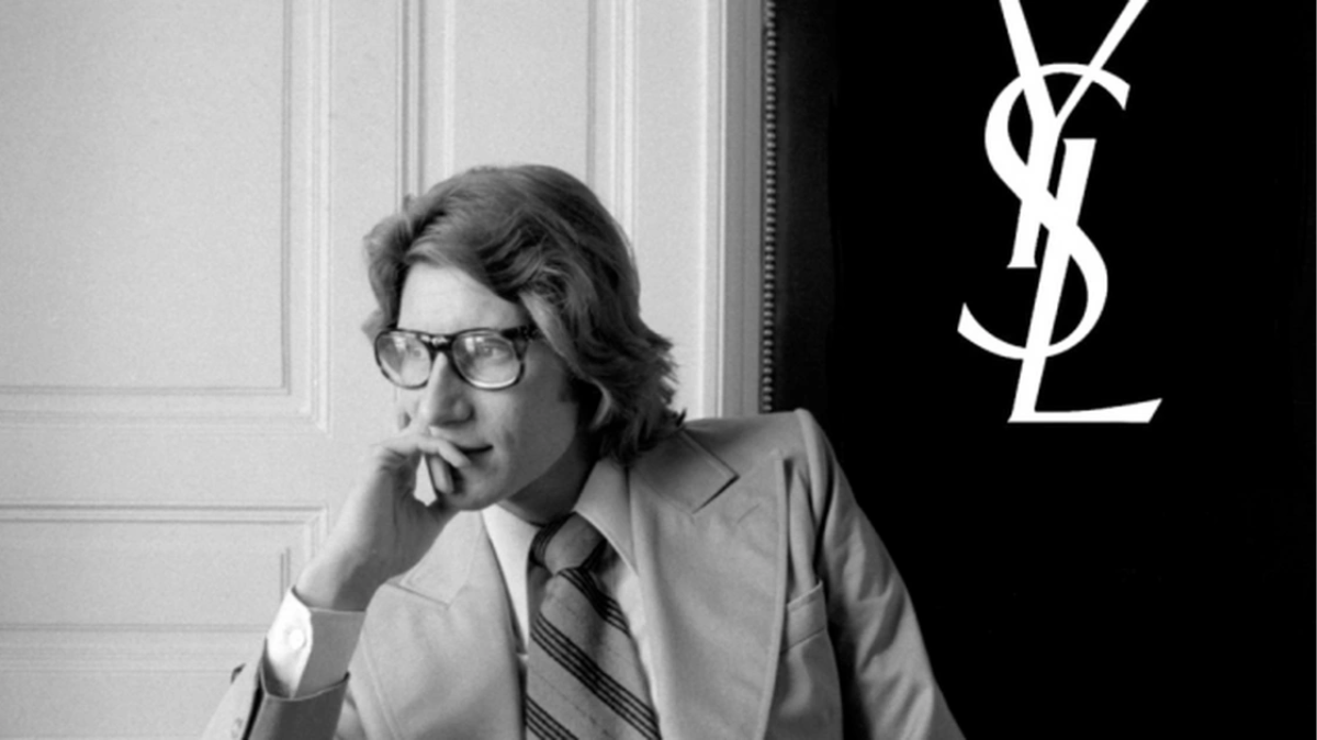 Yves Saint Laurent ben thiet ke Le Smoking cho phu nu