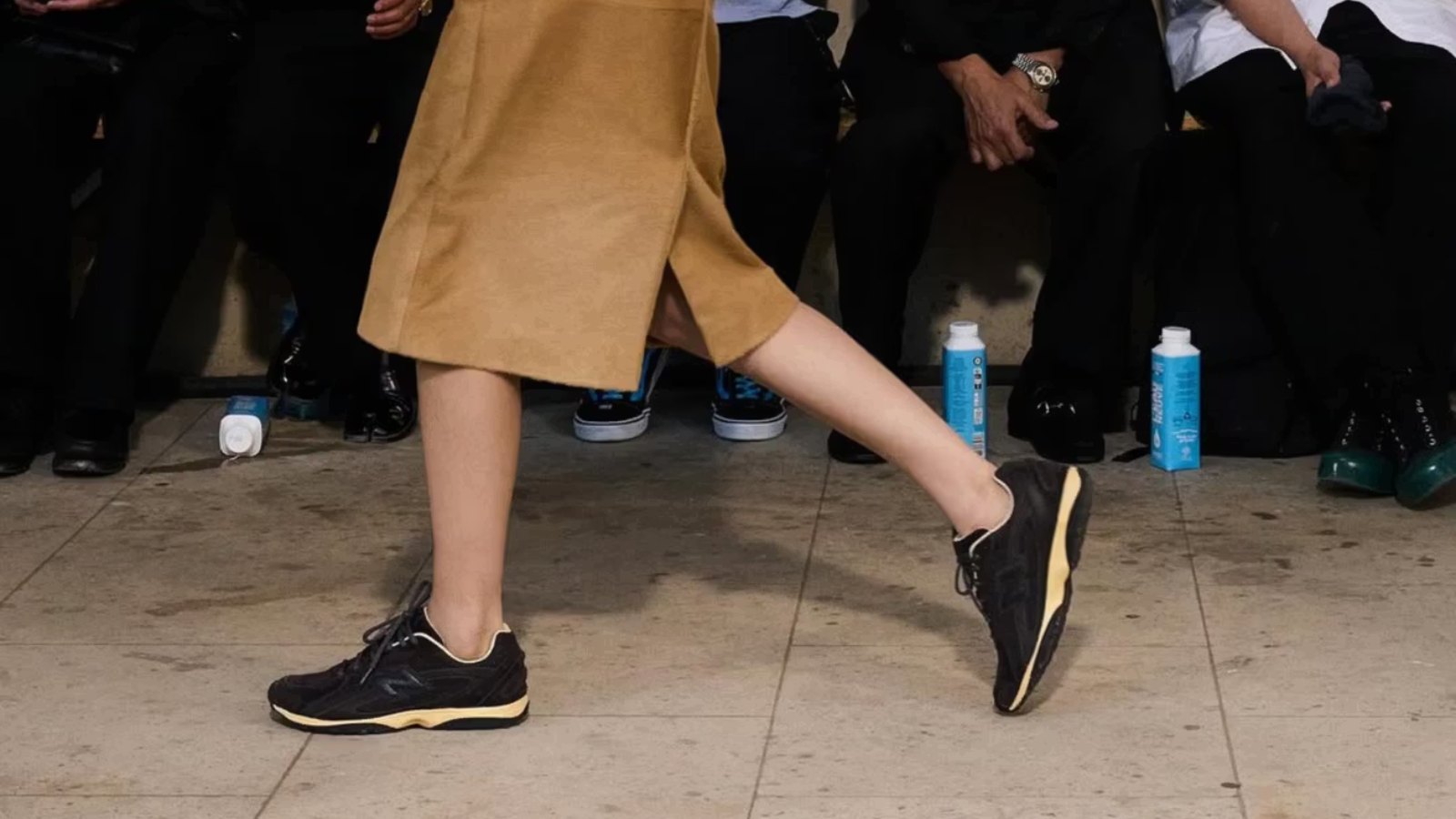 Hinh anh 7: Hinh anh show dien Paris Fashion Week Men SS26 voi bo suu tap sneaker noi bat