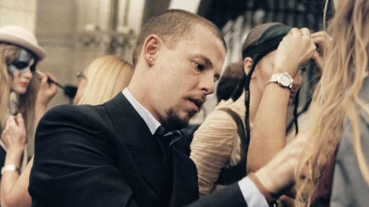 Alexander McQueen - Nha thiet ke thoi trang noi tieng voi phong cach kich nghe