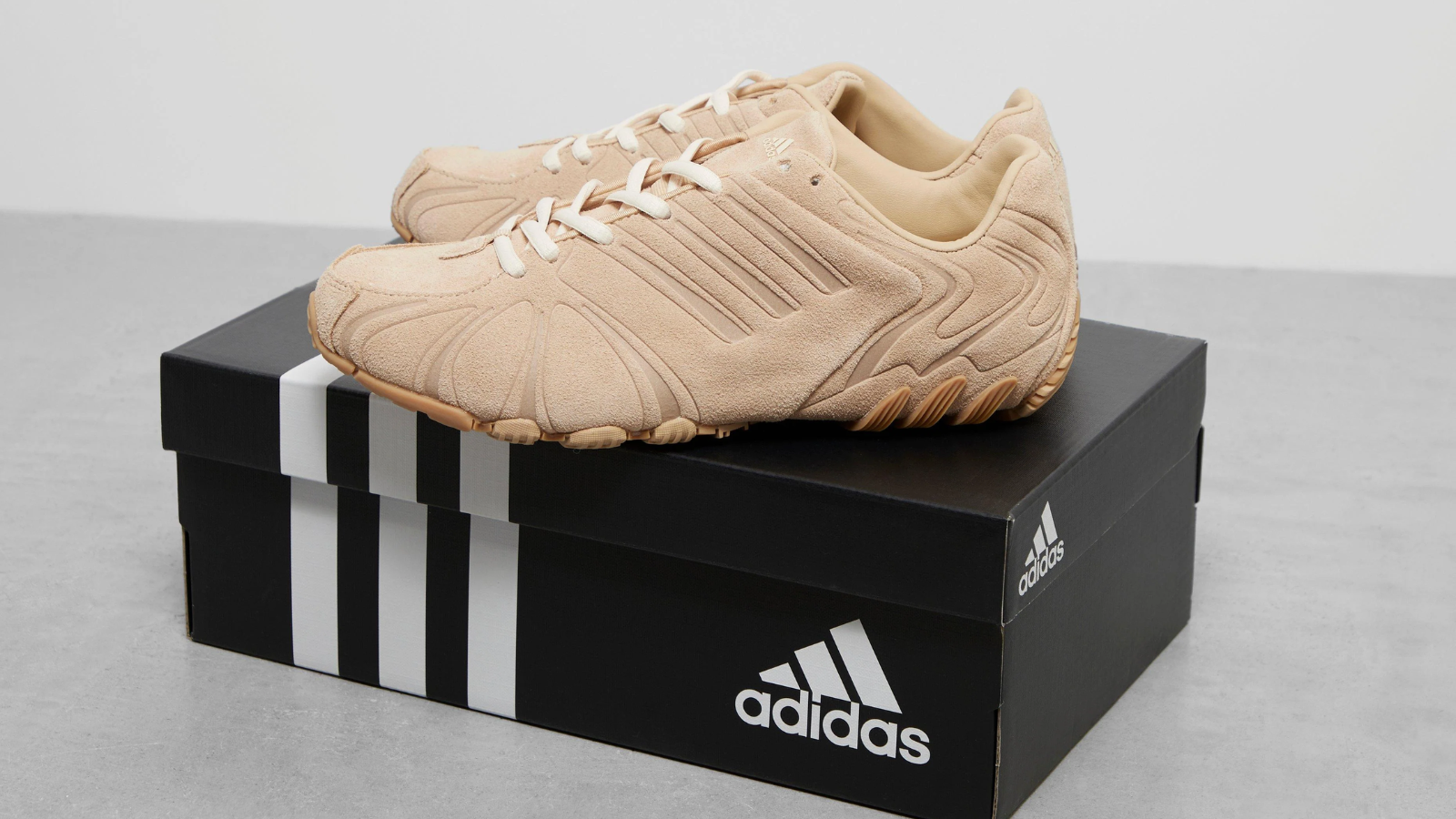 Hinh anh 8: adidas Ghost Sprint Magic Beige sneaker - thiet ke retro toi gian