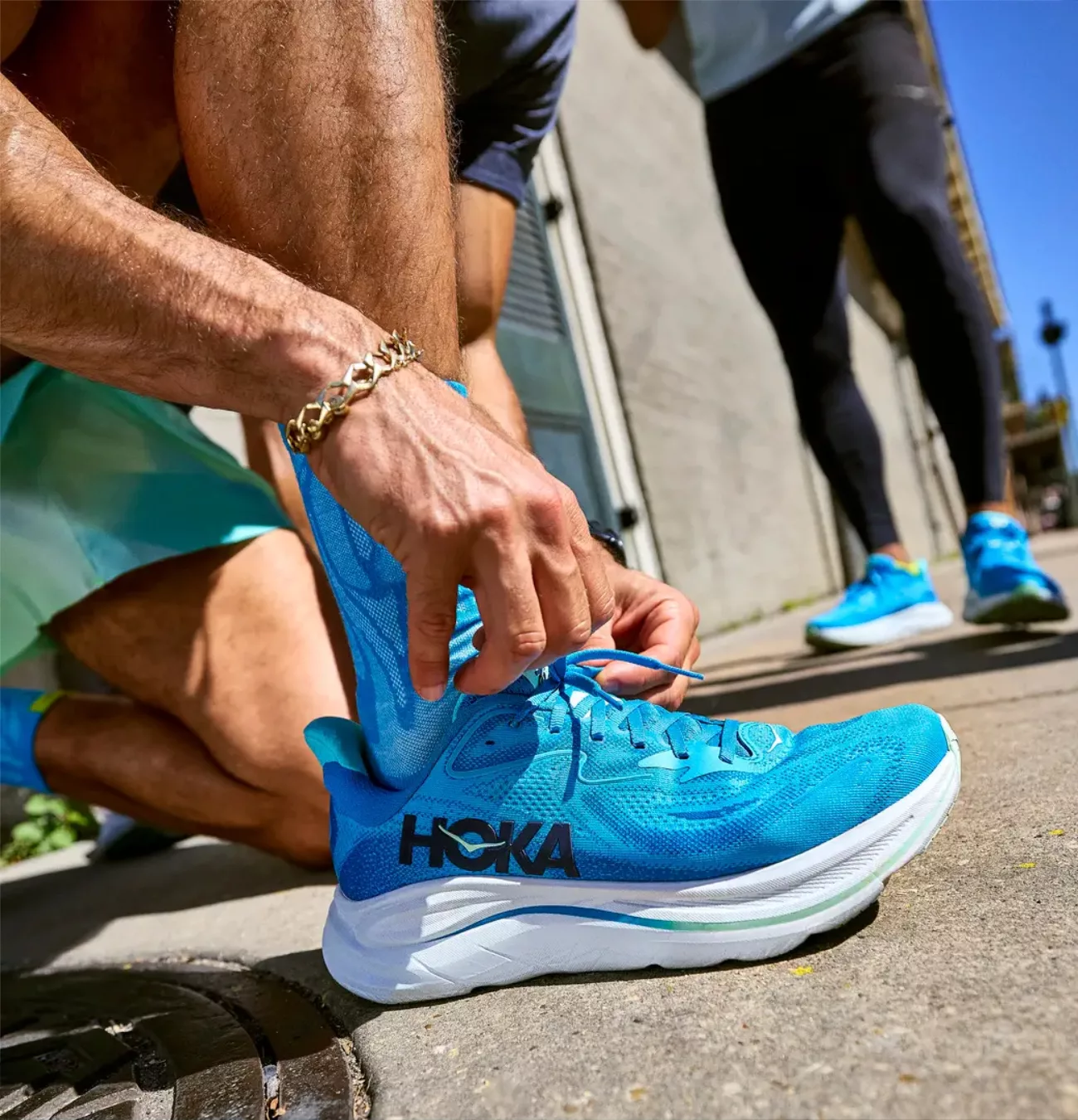 Top 5 đôi giày chạy tốt nhất 2025 và cách chọn đôi giày phù hợp