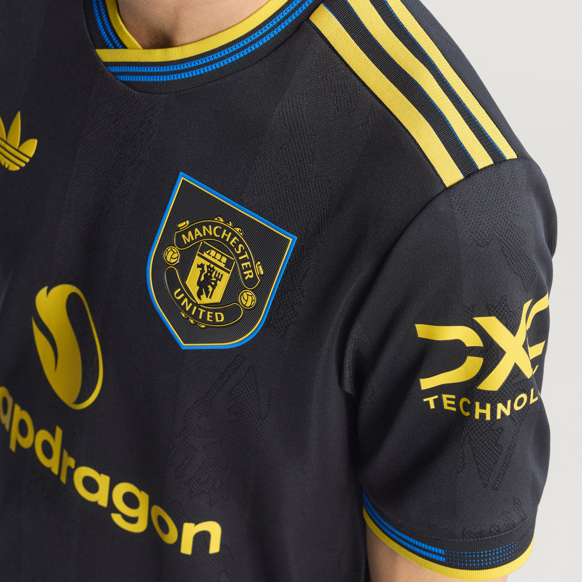 Áo Adidas Manchester United 2025/26 'Black' JI7419 - Ảnh 5