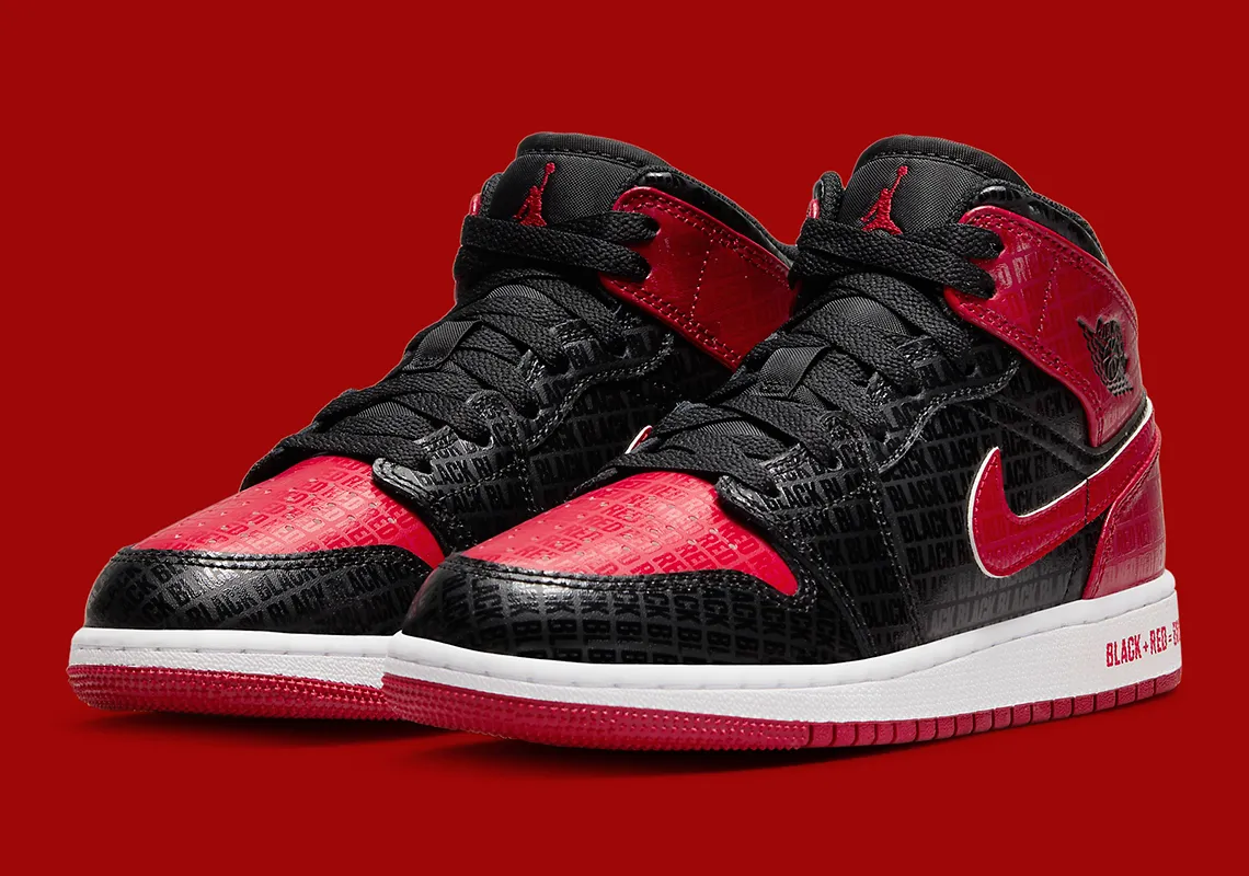 Chiêm ngưỡng Air Jordan 1 Mid "Black/Varsity Red" với diện mạo mới đầy cuốn hút
