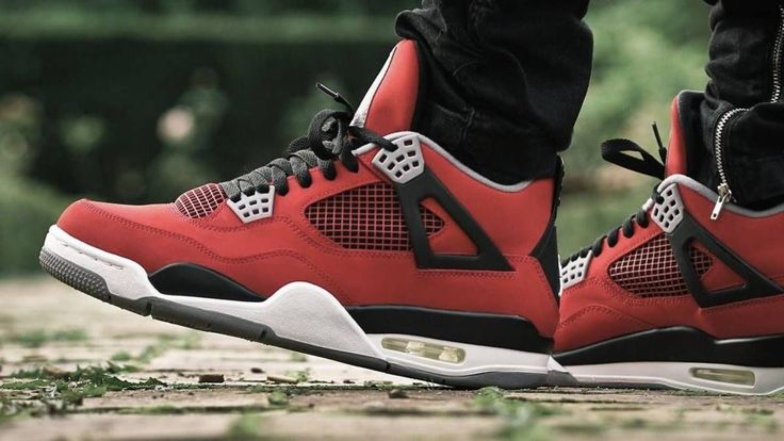 Hinh anh 5: Air Jordan 4 “Toro Bravo” phien ban 2026 voi thiet ke do ruc lua
