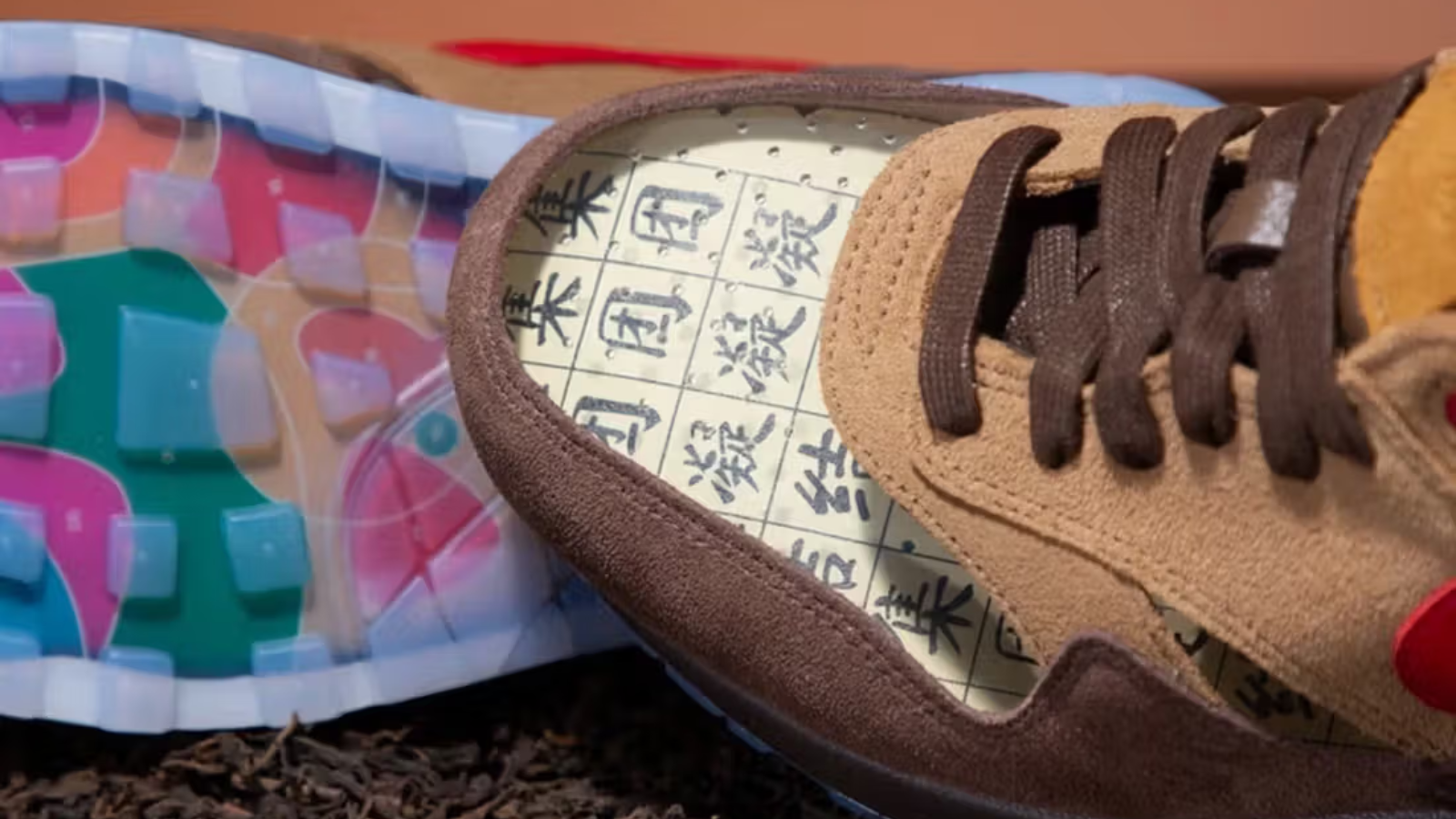 Hinh anh 3: Giay sneaker trong suot khien chan bi hap hoi va khong thoang mat