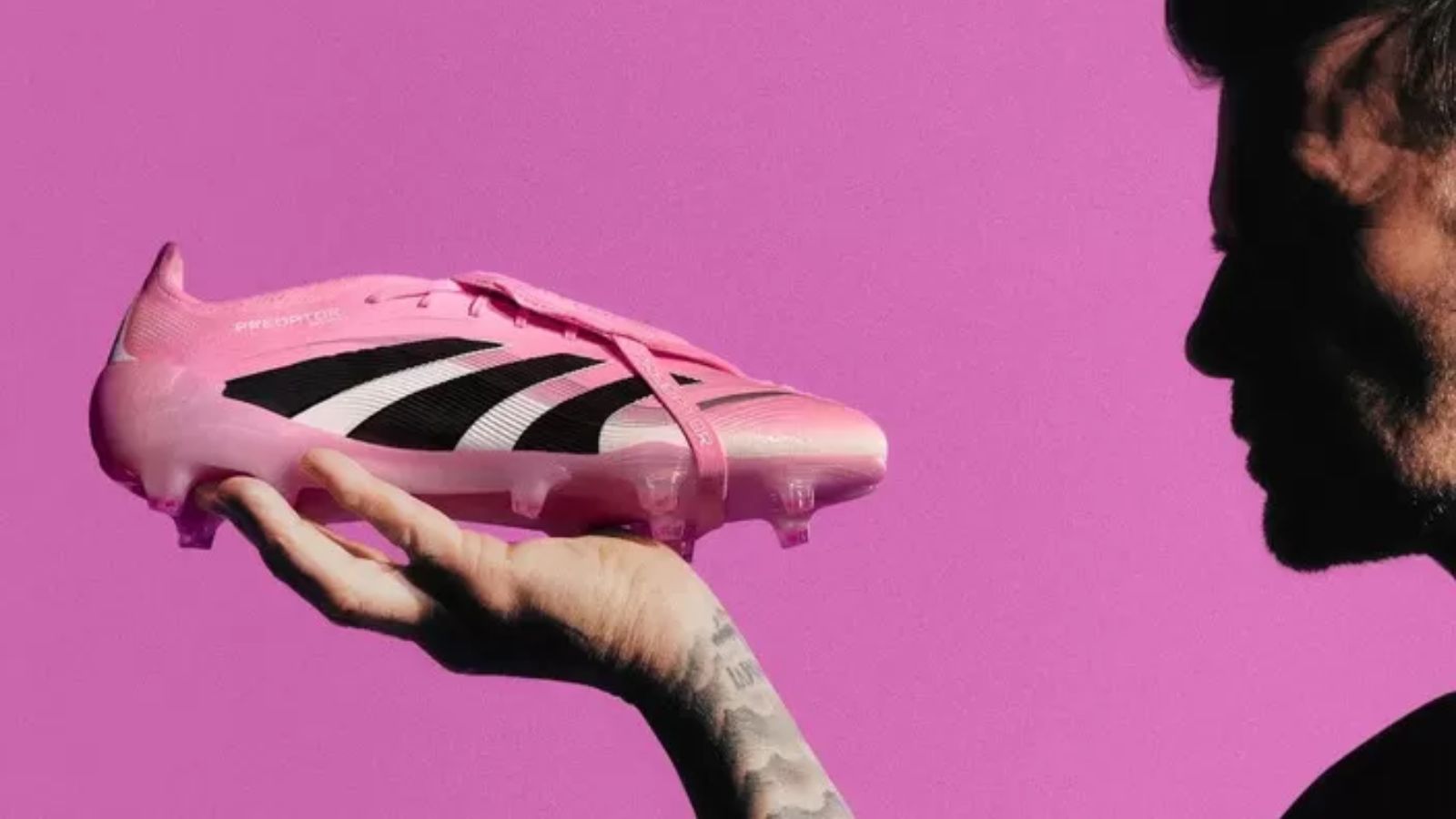 Hinh anh 3: David Beckham mang giay adidas Predator 25 Miami Pink