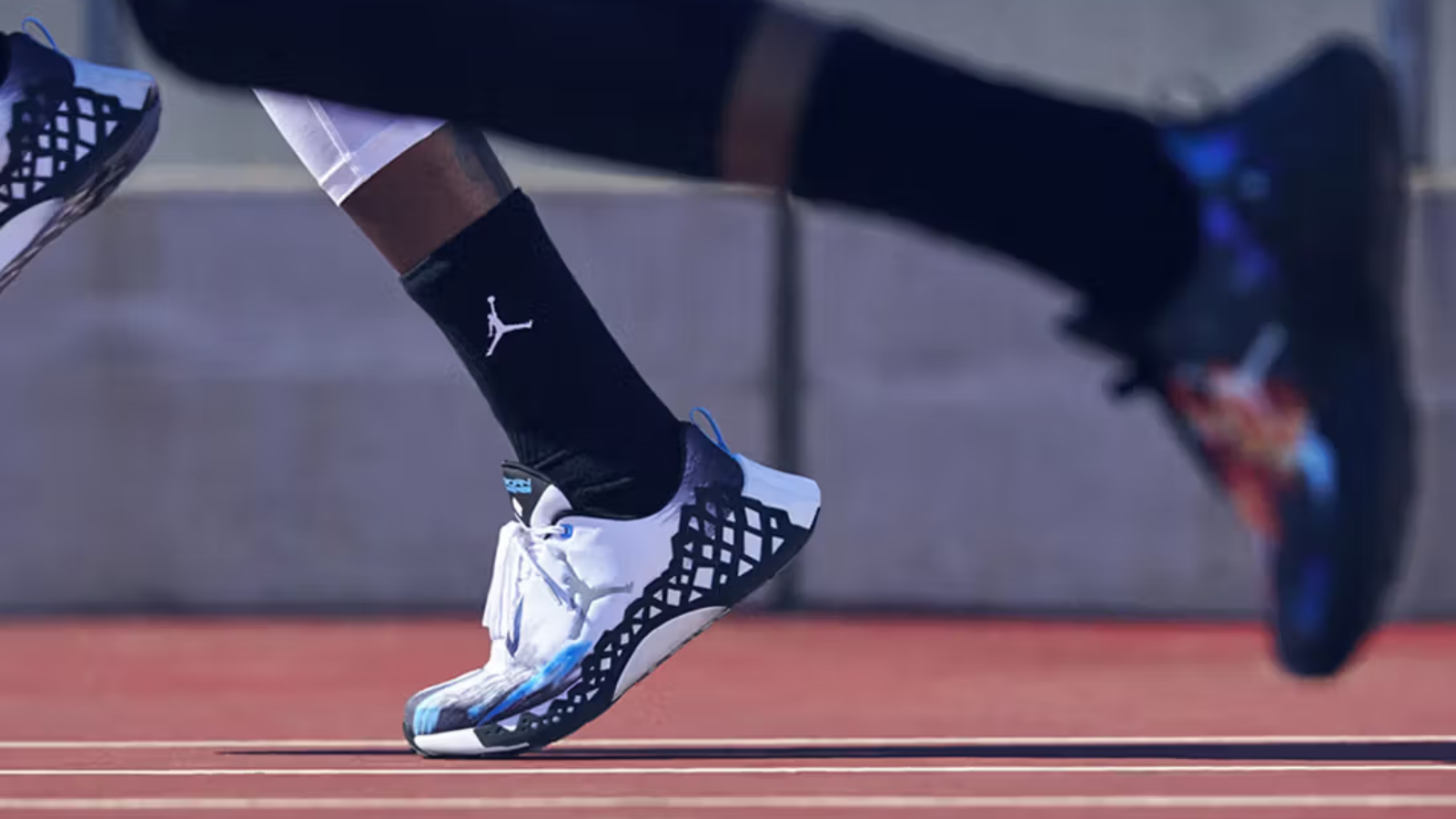 Hinh anh 4: Hinh anh doi giay Jordan Trunner voi thiet ke slip-on va mau sac doc dao