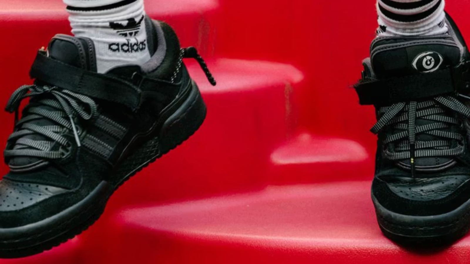 Hinh anh 2: Bo suu tap collab sneaker cua Bad Bunny voi Crocs va adidas