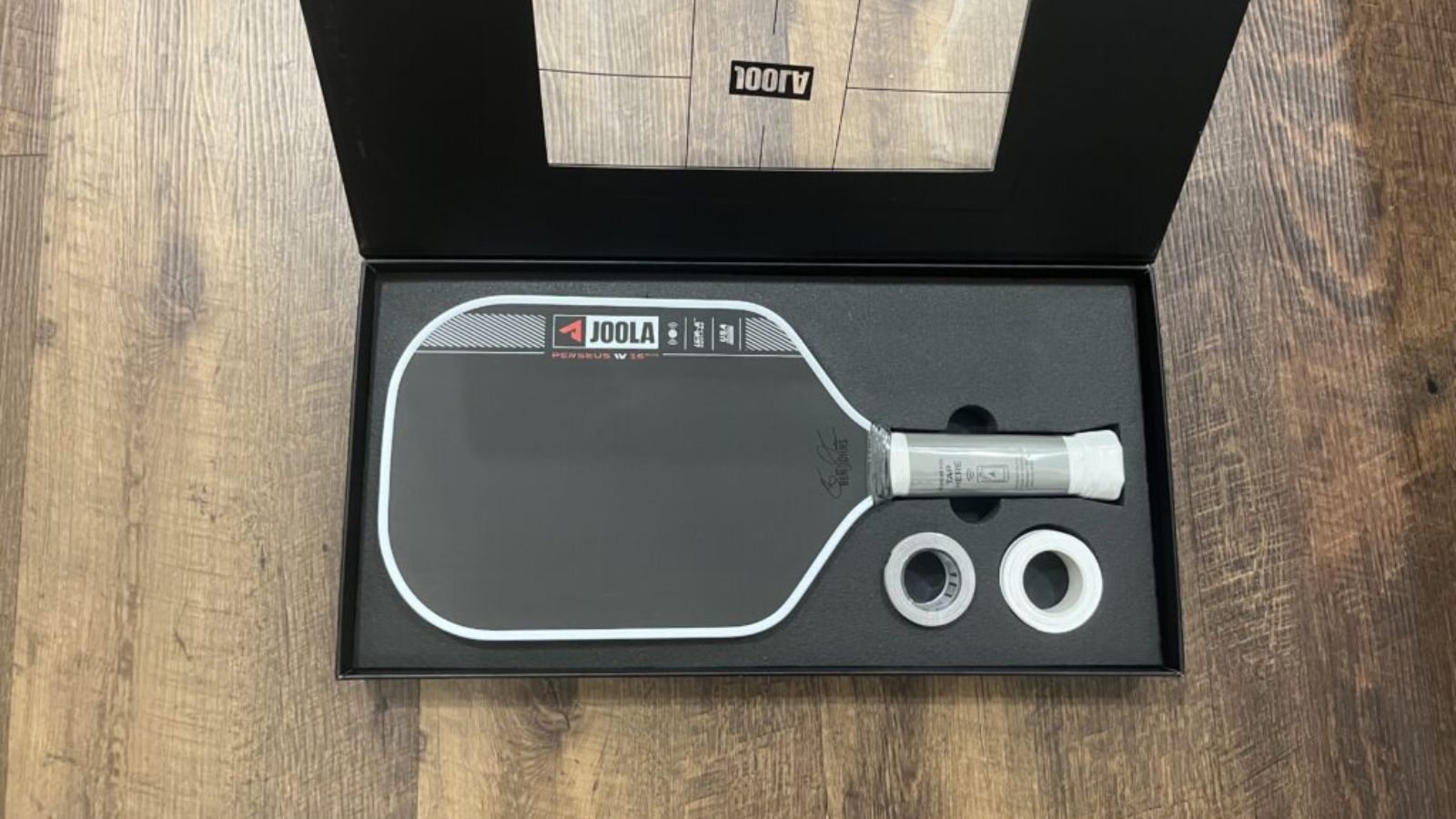 Hinh anh 7: JOOLA Perseus Pro IV va Perseus 3S so sanh paddle pickleball